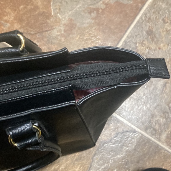 Unbranded Faux Black Leather Handbag - Picture 10 of 10